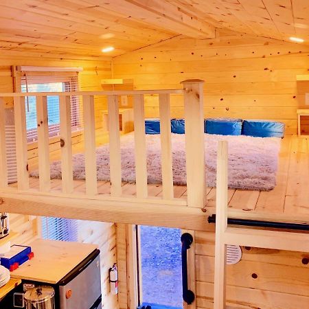 Cute Sedona Green-Certified Cedar Tiny Home 卡顿伍德 外观 照片
